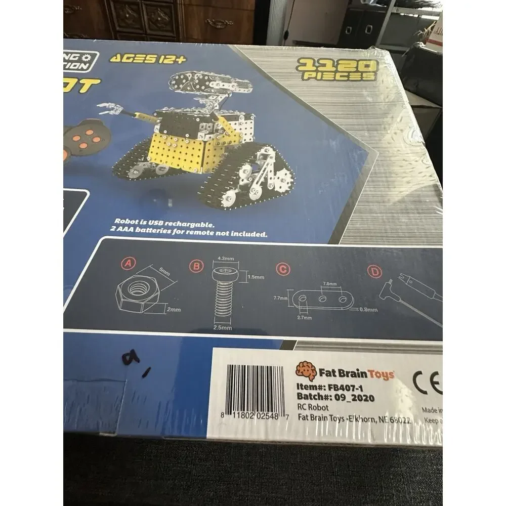 Fat Brain Toys RC Robot 1120 Piece STEM Engineering Kit NEW SEALED FB407-1